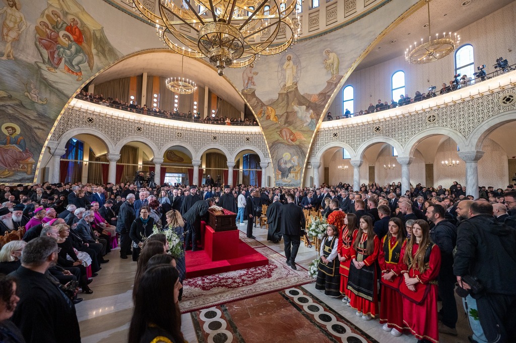 Una delegazione di Sant’Egidio con Andrea Riccardi a Tirana, al funerale di Sua Beatitudine Anastasios, per onorare un pastore buono, amico del dialogo, uomo di pace